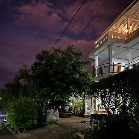Four-G Home Stay & Komodo Tour Лабуан Баджо Екстериор снимка